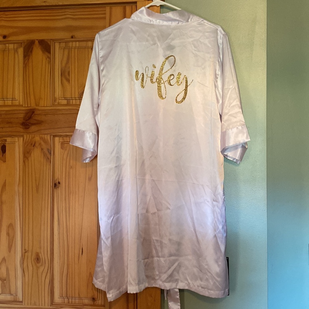 Bride Robe - Picture 2 of 4